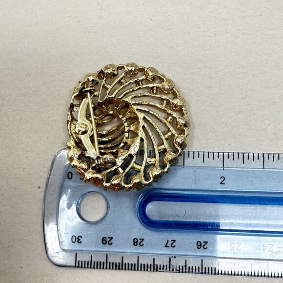 Vintage Swirl Brooch Mid-Century Gold-Tone Imitation Pearl Pin Retro MCM Classic - Picture 8 of 8